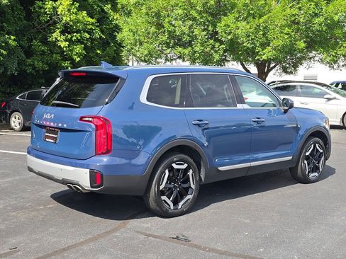 Used 2024 Kia Telluride S w/ S Sunroof Package FWD image 3