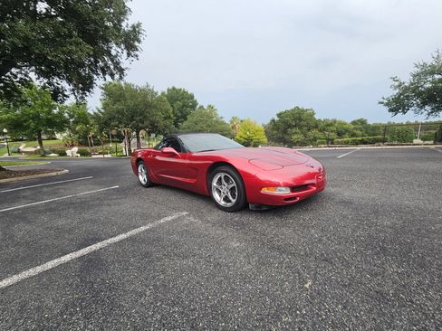 Used 2004 Chevrolet Corvette Convertible w/ Preferred Equipment Group RWD image 2