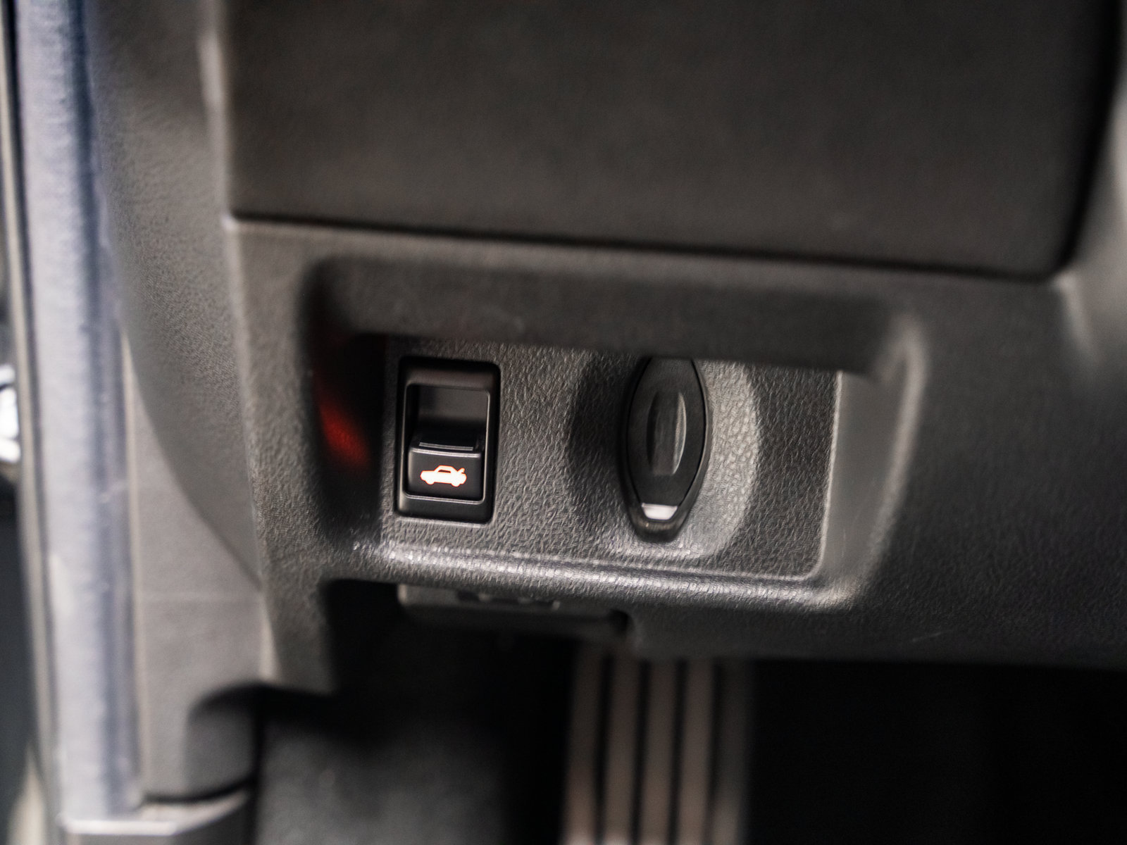 Used 2009 Nissan GT-R Premium AWD/4WD image 46