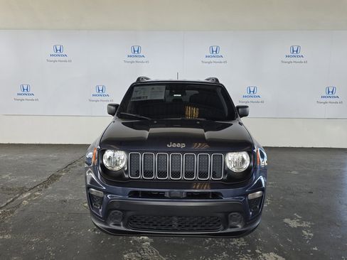 Used 2022 Jeep Renegade Sport w/ Sport Appearance Group image 2