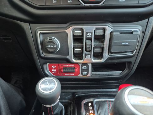 Used 2022 Jeep Gladiator Rubicon w/ Cold Weather Group image 29