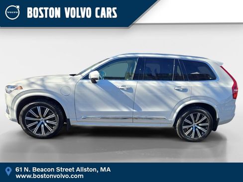 Used 2022 Volvo XC90 T8 Inscription image 3