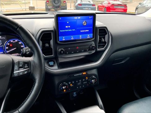 Used 2021 Ford Bronco Sport Outer Banks w/ Outer Banks Package (96D) image 7