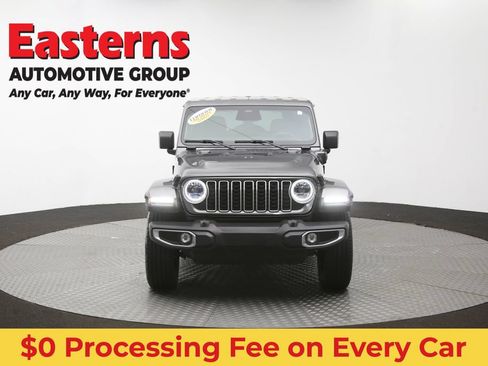 Used 2025 Jeep Wrangler Unlimited Sahara AWD/4WD image 48