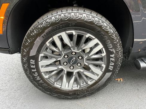 Used 2025 Chevrolet Tahoe Z71 image 25