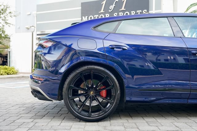 Used 2022 Lamborghini Urus AWD/4WD image 31