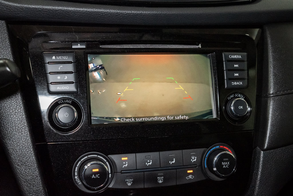 Used 2020 Nissan Rogue S w/ Special Edition Package FWD image 16