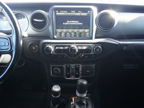 Used 2021 Jeep Gladiator Willys image 19