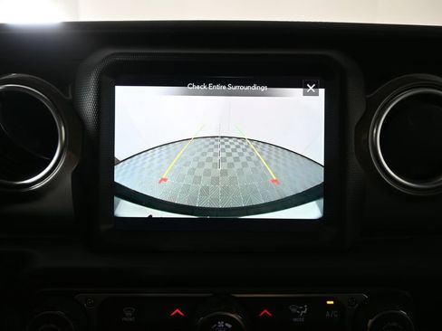 Used 2023 Jeep Wrangler Unlimited Sahara AWD/4WD image 31