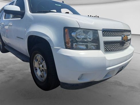 Used 2012 Chevrolet Suburban LT w/ Luxury Package AWD/4WD image 2
