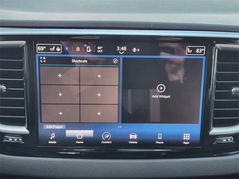 Certified 2024 Chrysler Pacifica Touring-L image 16