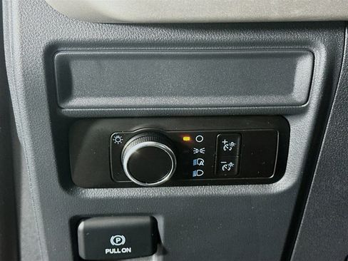 Used 2023 Ford Expedition XLT image 17