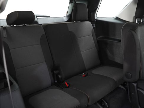 Used 2018 Chevrolet Traverse LT w/ LPO, Floor Liner Package image 15