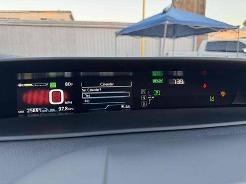 Used 2020 Toyota Prius Prime XLE image 21