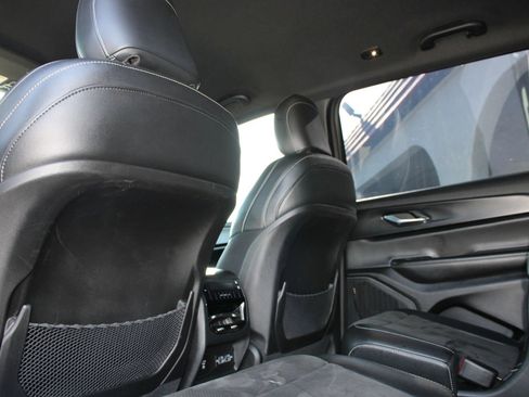Used 2023 Jeep Grand Cherokee L Laredo RWD image 14