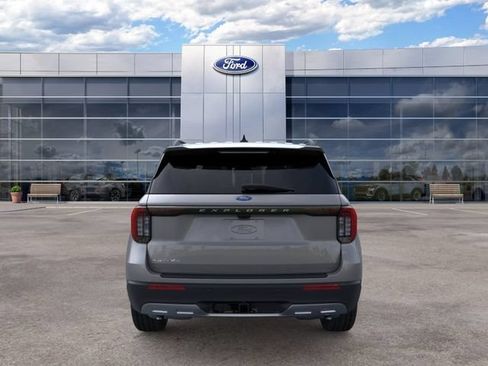 New 2026 Ford Explorer Active w/ Active Comfort Package RWD image 5