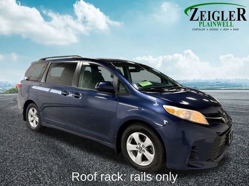 Used 2019 Toyota Sienna LE image 9