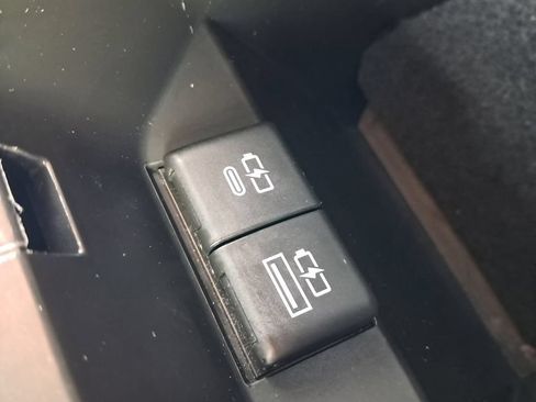 Used 2022 Toyota Camry SE w/ Convenience Package FWD image 28