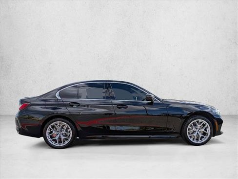 Used 2025 BMW 330i Sedan w/ Premium Package RWD image 4