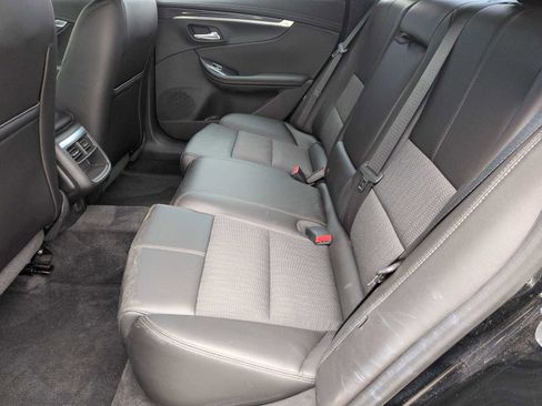 Used 2016 Chevrolet Impala LT w/ Convenience Package image 19
