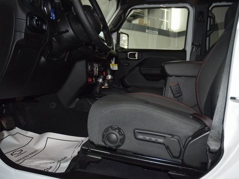 Used 2025 Jeep Wrangler Rubicon w/ XTREMEE 35" Tire Package image 39