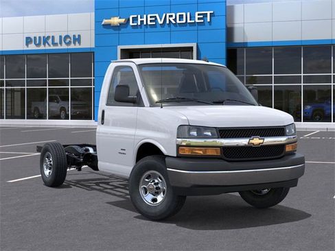 New 2025 Chevrolet Express 3500 w/ Power Convenience Package image 7