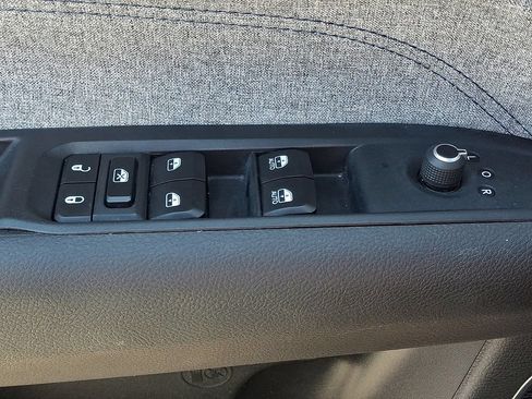 Used 2024 Jeep Compass Latitude AWD/4WD image 22