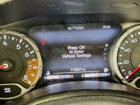 Used 2022 Jeep Renegade Latitude w/ Convenience Group AWD/4WD image 12