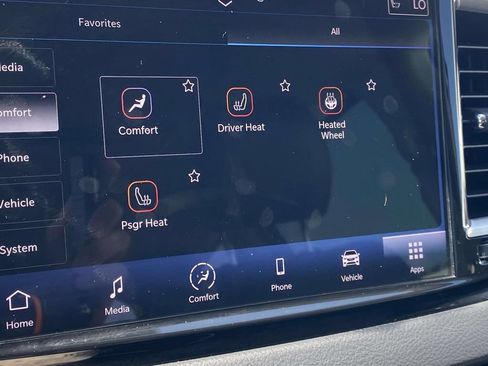 Used 2023 Chrysler Pacifica Touring-L FWD image 25