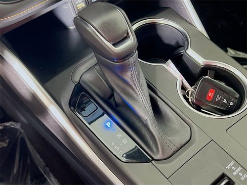 Certified 2023 Toyota Highlander Bronze Edition image 16