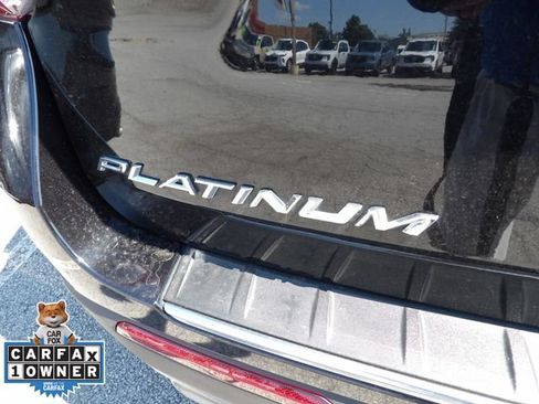 Used 2023 Ford Explorer Platinum w/ Technology Package RWD image 17
