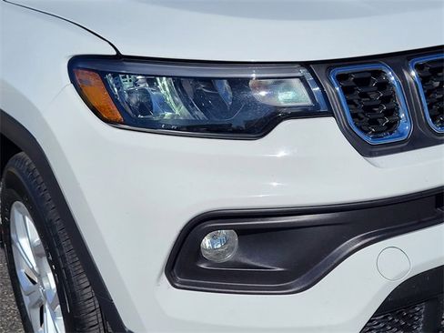 Certified 2024 Jeep Compass Latitude image 5