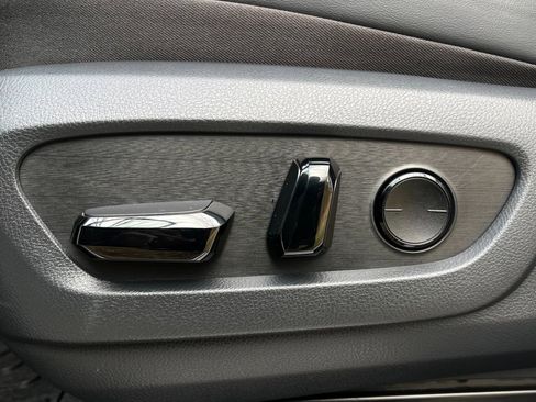 Used 2024 Lexus GX 550 w/ Accessory Package (Z1) image 66