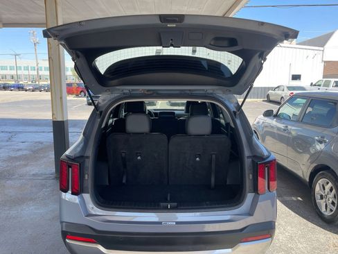 Used 2024 Kia Sorento S image 34