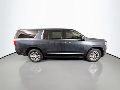 Used 2021 GMC Yukon XL Denali AWD/4WD image 8
