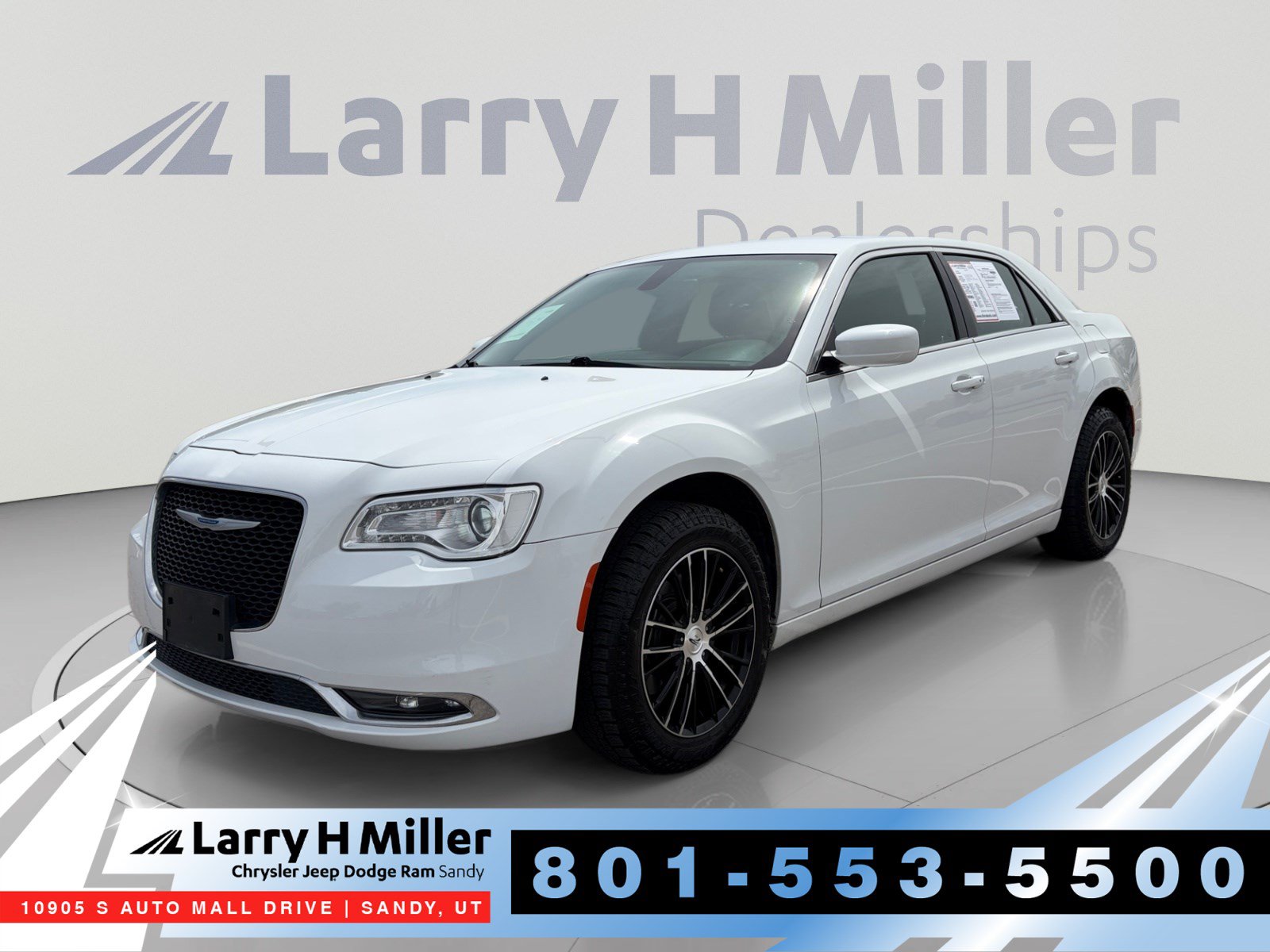 Used 2021 Chrysler 300 Touring w/ Driver Convenience Group AWD/4WD image 1