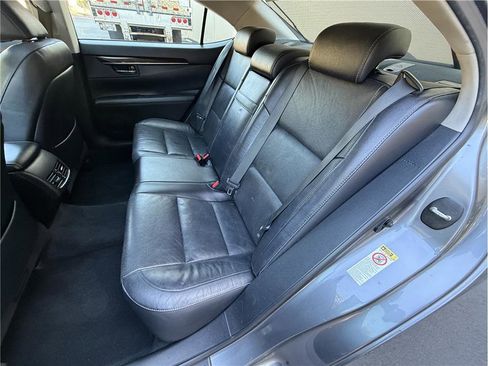 Used 2014 Lexus ES 350 w/ Luxury Package FWD image 24
