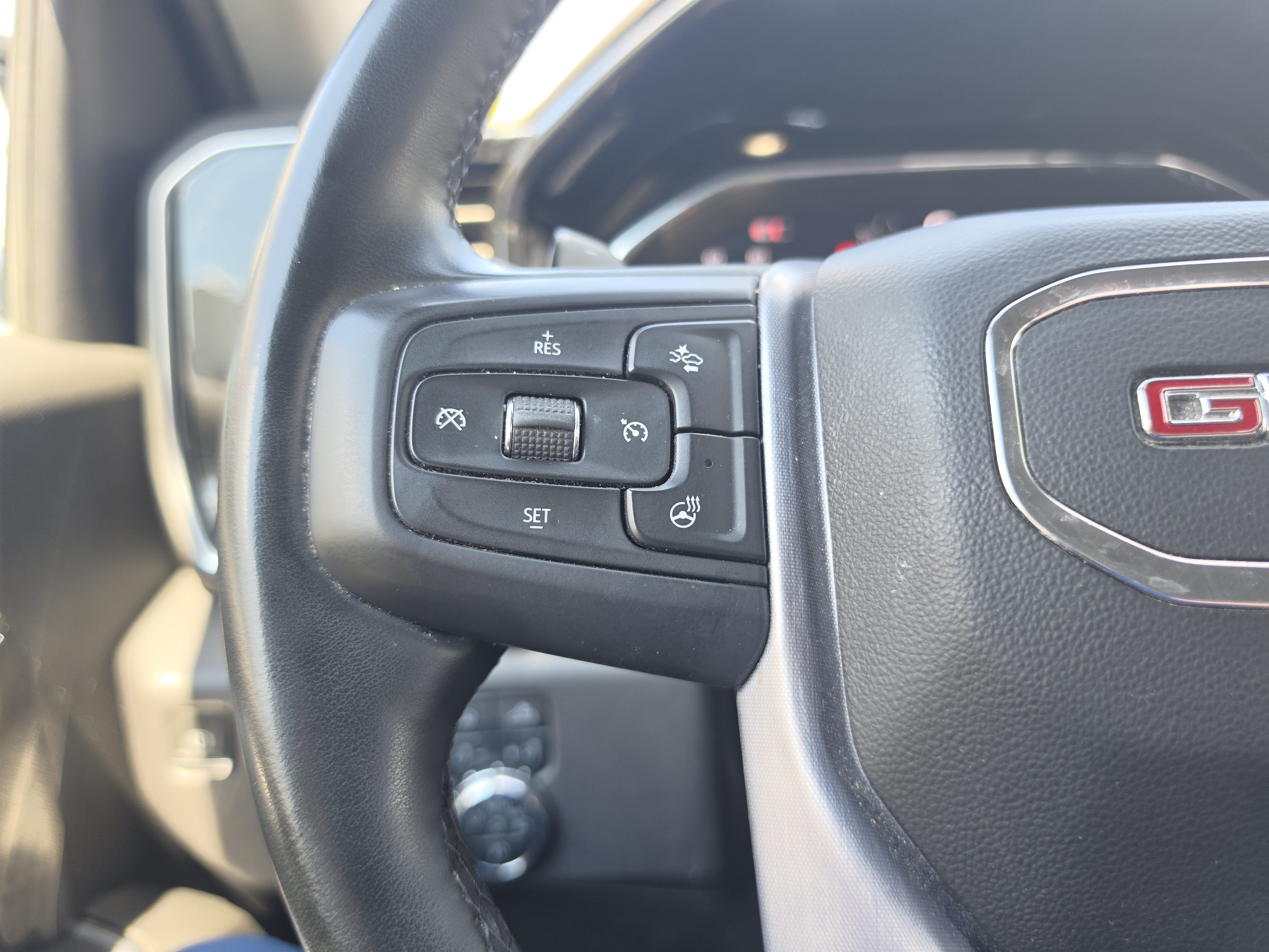 Used 2024 GMC Sierra 1500 SLT w/ SLT Premium Plus Package AWD/4WD image 22