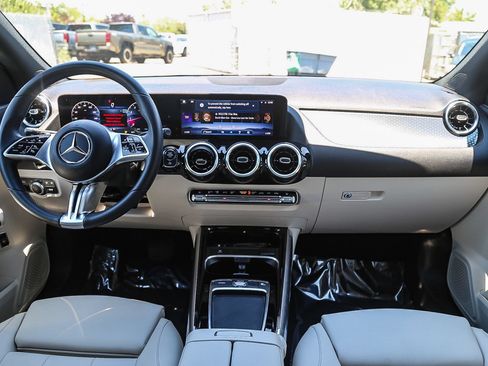 Certified 2026 Mercedes-Benz GLA 250 image 10