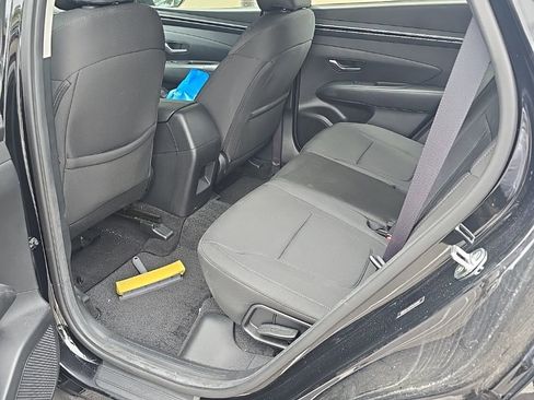 Used 2023 Hyundai Tucson SE image 3