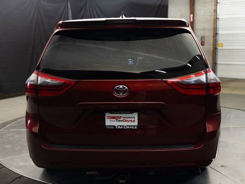Used 2020 Toyota Sienna L FWD image 8