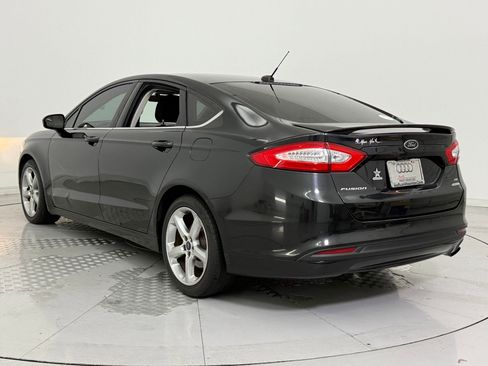 Used 2014 Ford Fusion SE image 3