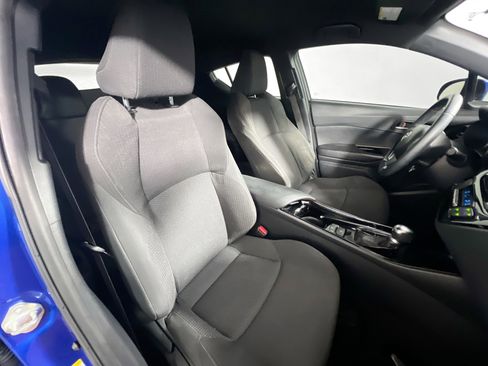 Used 2019 Toyota C-HR XLE FWD image 31