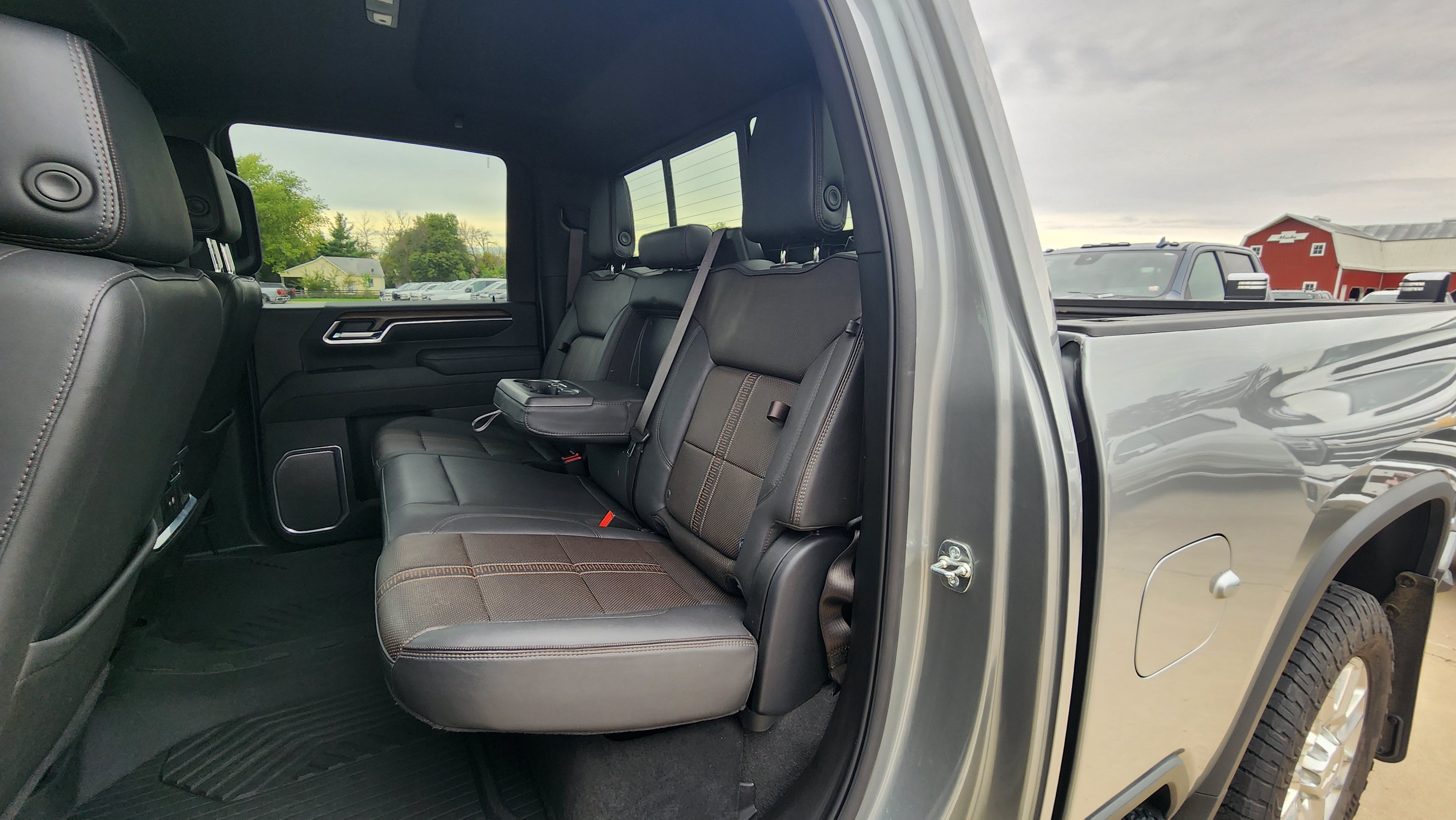 Certified 2025 Chevrolet Silverado 3500 High Country w/ Technology Package AWD/4WD image 21