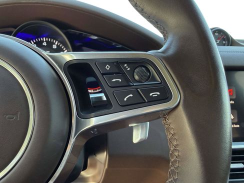 Used 2023 Porsche Cayenne Platinum Edition image 54