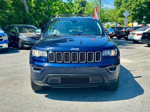 Used 2017 Jeep Grand Cherokee Limited AWD/4WD image 2