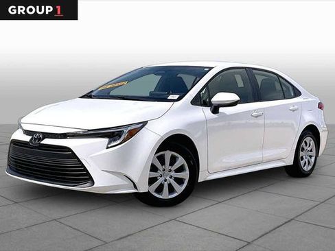 Certified 2026 Toyota Corolla LE FWD image 1
