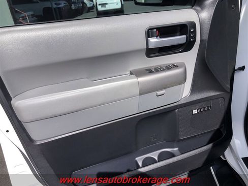 Used 2017 Toyota Sequoia Limited w/ Safety & Convenience Package RWD image 9