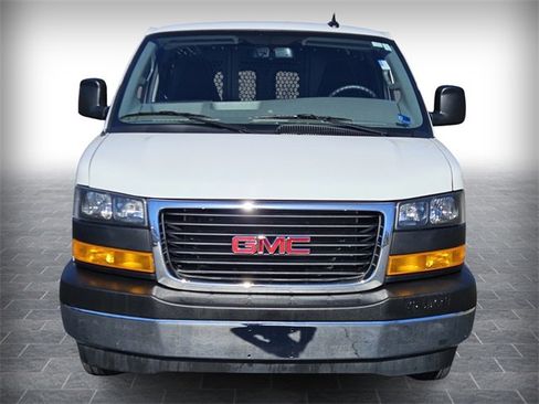 Used 2024 GMC Savana 2500 w/ Driver Convenience Package image 2