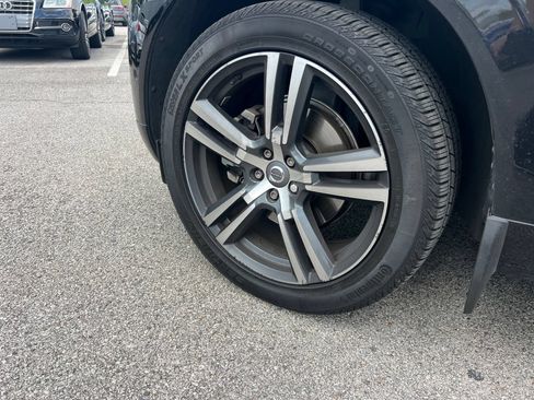 Used 2019 Volvo XC60 T5 Momentum w/ Premium Package FWD image 10